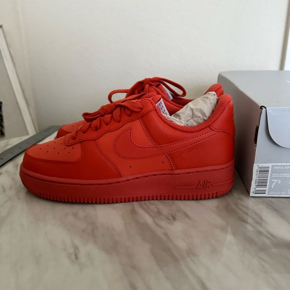 Women's Nike Air Force 1 '07 in Mantra Orange - Picture 12 of 14